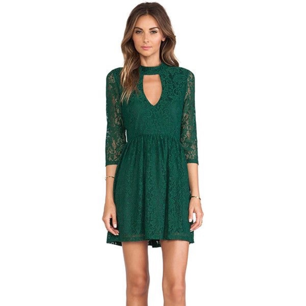 Line and Dot Lace Dress in Pine L